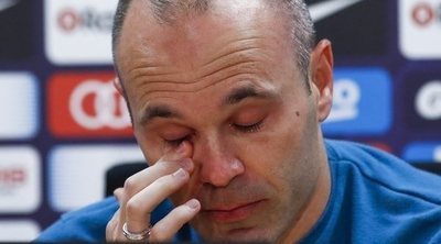 Andrés Iniesta anuncia su marcha del Barça entre lágrimas