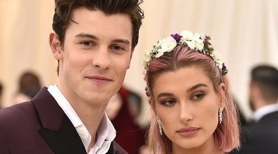 Hailey Balwin y Shawn Mendes confirman su relación posando juntos en la alfombra roja de la Met Gala 2018