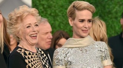 Sarah Paulson defiende su noviazgo con Holland Taylor, 35 años mayor que ella