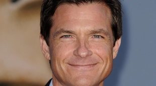 Jason Bateman es criticado por defender a Jeffrey Tambor tras el acoso verbal a Jessica Walker