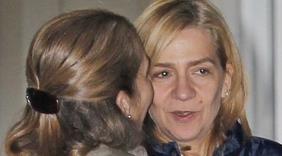 El agradecimiento eterno de la Infanta Cristina a la Infanta Elena frente al 'abandono' del Rey Felipe