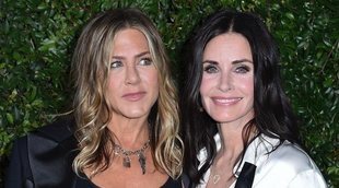 Jennifer Aniston será la dama de honor en la boda de su amiga Courteney Cox