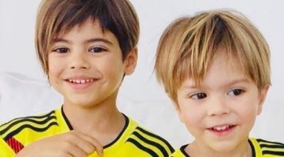 Shakira apoya a la selección de Colombia vistiendo a Milan y Sasha con la equipación del país