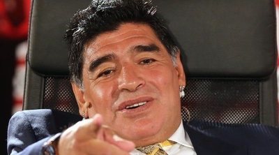 El desmedido show de Maradona con peineta incluida en Rusia tras la victoria de Argentina en el Mundial