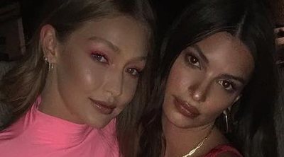 Gigi Hadid y Emily Ratajkowski presumen de cuerpazos en Mykonos