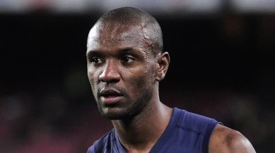 Éric Abidal sube una foto con su primo para acallar las críticas de su trasplante