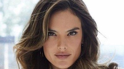 Alessandra Ambrosio, incondicional de Ibiza: así disfruta la modelo de su primer verano de soltera