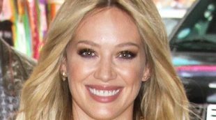 Hilary Duff habla sobre su embarazo en una fotografía de su barriga