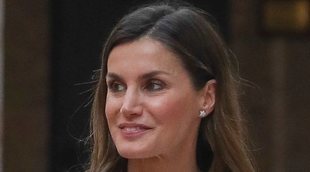 El Rey Felipe salva a la Reina Letizia de una pregunta 'incómoda' durante su posado de verano en Mallorca