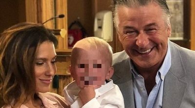 Alec Baldwin e Hilaria Thomas bautizan a sus hijos Romeo y Leonardo