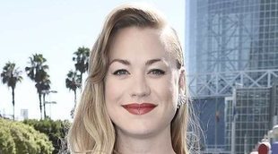 Yvonne Strahovski desvela el sexo del bebé que está esperando en la alfombra roja de los Emmys 2018