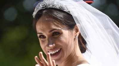 El gran secreto del vestido de novia de Meghan Markle vinculado con su primera cita con el Príncipe Harry