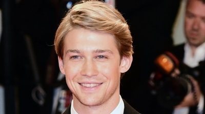 Joe Alwyn está orgulloso de cómo mantuvo en secreto su relación con Taylor Swift