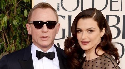 Daniel Craig y Rachel Weisz, pillados por sorpresa con su bebé por la calle