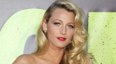 Blake Lively y Salma Hayek deslumbran en el estreno de 'Salvajes' en Los Ángeles