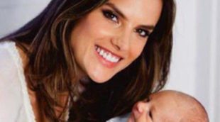 Alessandra Ambrosio presenta a su hijo Noah Phoenix con unas tiernas imágenes