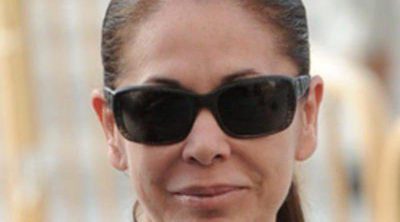 Isabel Pantoja se enfrenta al juicio por el 'caso Malaya' arropada por Raquel Bollo y su sobrina Anabel