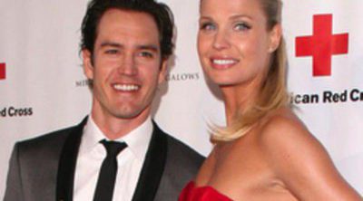 Mark-Paul Gosselaar, de 'Salvados por la Campana', se ha casado por segunda vez con Catriona McGinn