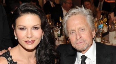 Catherine Zeta Jones confirma tener una relación abierta con su marido Michael Douglas