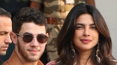 Nick Jonas y Priyanka Chopra ofrecen un espectáculo de luces y una asombrosa cena para todos sus invitados