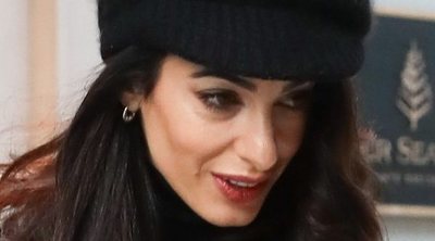 Amal Clooney enseña por primera vez la cara de sus hijos Alexandra y Ella Clooney