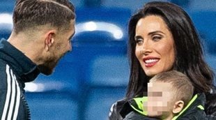 Pilar Rubio y Sergio Ramos, muy cómplices en el campo de juego entre carantoñas a sus hijos Alejandro y Marco