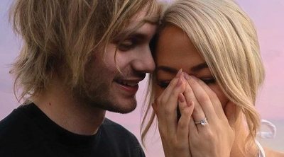 Michael Clifford se compromete después de tres años de relación con Crystal Leigh