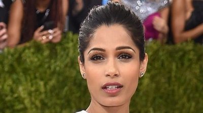 La denuncia de Freida Pinto: asegura que L'Oreal aclaró su color de piel en una campaña