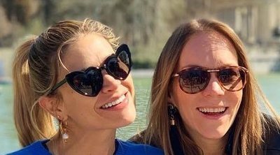 Carla Pereyra disfruta de su primer paseo por el Retiro con su hija Valentina