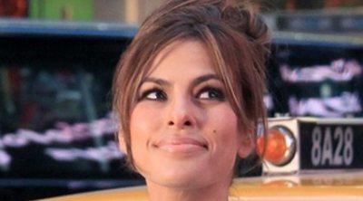 Así es y así vive Eva Mendes, la actriz que dejó la interpretación por la moda y la maternidad