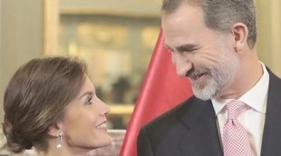 El detalle natural, espontáneo y romántico del Rey Felipe con la Reina Letizia