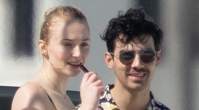 Los Jonas Brothers, Priyanka Chopra y Sophie Turner: jornada de sol y diversión en alta mar