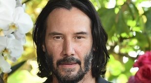 Keanu Reeves ayuda a los pasajeros en un aterrizaje de emergencia