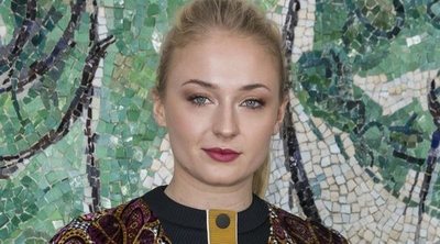 Sophie Turner asegura que Kit Harington cobró tres veces más que ella en 'Juego de Tronos'