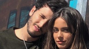 Sebastián Yatra y Tini Stoessel confirman su relación con un beso en pleno concierto