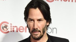 Keanu Reeves inmortaliza sus huellas en el paseo de la fama de Hollywood