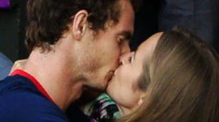 Andy Murray y su novia Kim Sears celebran con un beso la Medalla de Oro en Londres 2012