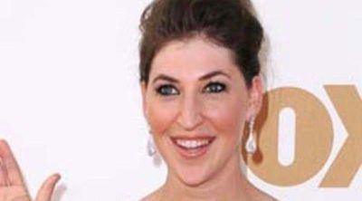 La actriz Mayim Bialik, ingresada en el hospital después de un grave accidente de tráfico