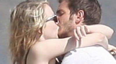 Emma Stone y Andrew Garfield olvidan su discreción y desatan su pasión en Malibu