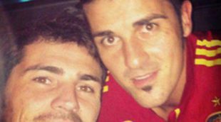 Iker Casillas aplaude la vuelta de David Villa a la Selección Española