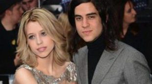 Peaches Gelfod está convencida que su difunta madre les observaba mientras se casaba con Thomas Cohen