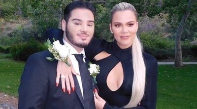 Khloe Kardashian acompaña a un fan a su graduación