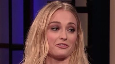 Sophie Turner culpa a Kit Harington por el fallo de la famosa taza de café que salía en 'Juego de Tronos'