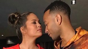 Chrissy Teigen revela los detalles íntimos de su primera cita con John Legend