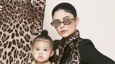 Stormi Webster protagoniza su primera portada junto a su madre Kylie Jenner y su abuela Kris Jenner