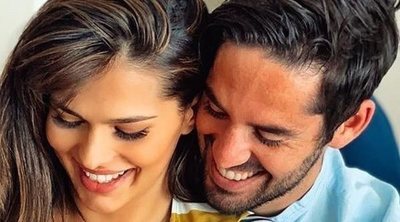 Isco Alarcón y Sara Sálamo presentan a su hijo Theo