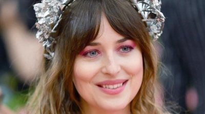 Dakota Johnson explica el motivo por el que se juntó los dientes