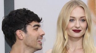 Joe Jonas, sorprendido por su mujer Sophie Turner en uno de sus conciertos por su cumpleaños