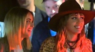 Miley Cyrus celebra el cumpleaños de su pareja Kaitlynn Carter por primera vez