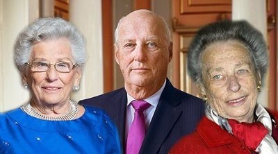 Así son y así se llevan el Rey Harald de Noruega y sus hermanas, la Princesa Astrid y la Princesa Ragnhild